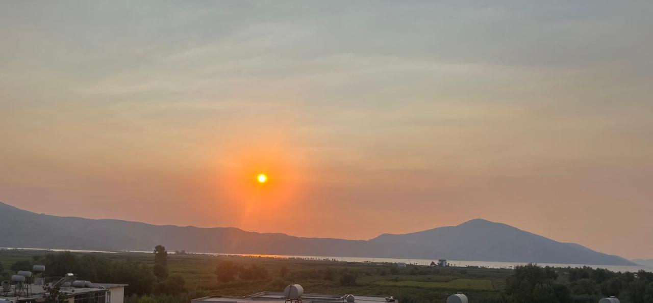 Villa Yseni Орикум Экстерьер фото
